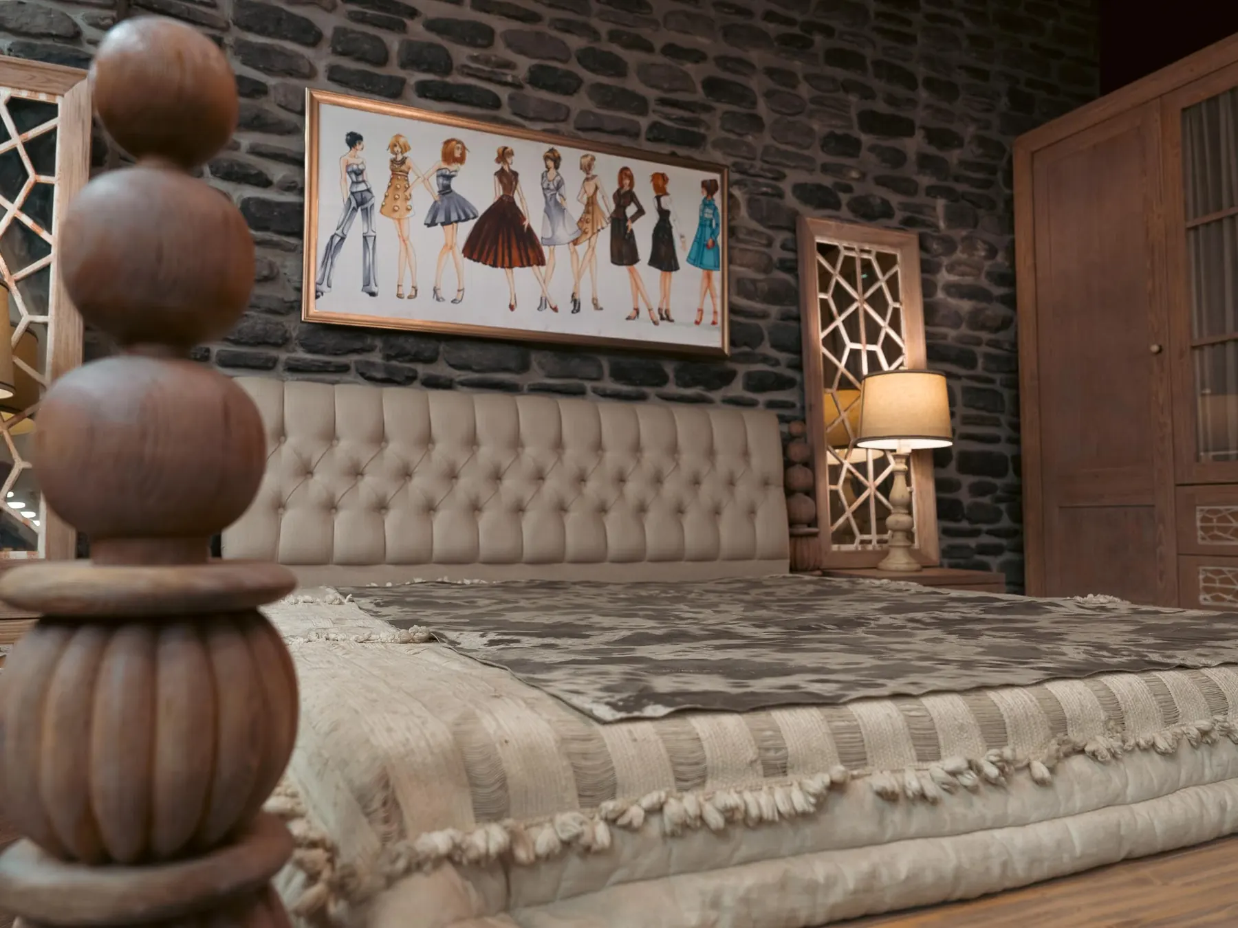 Topuz ayaklı karyola ve kapitone başlık